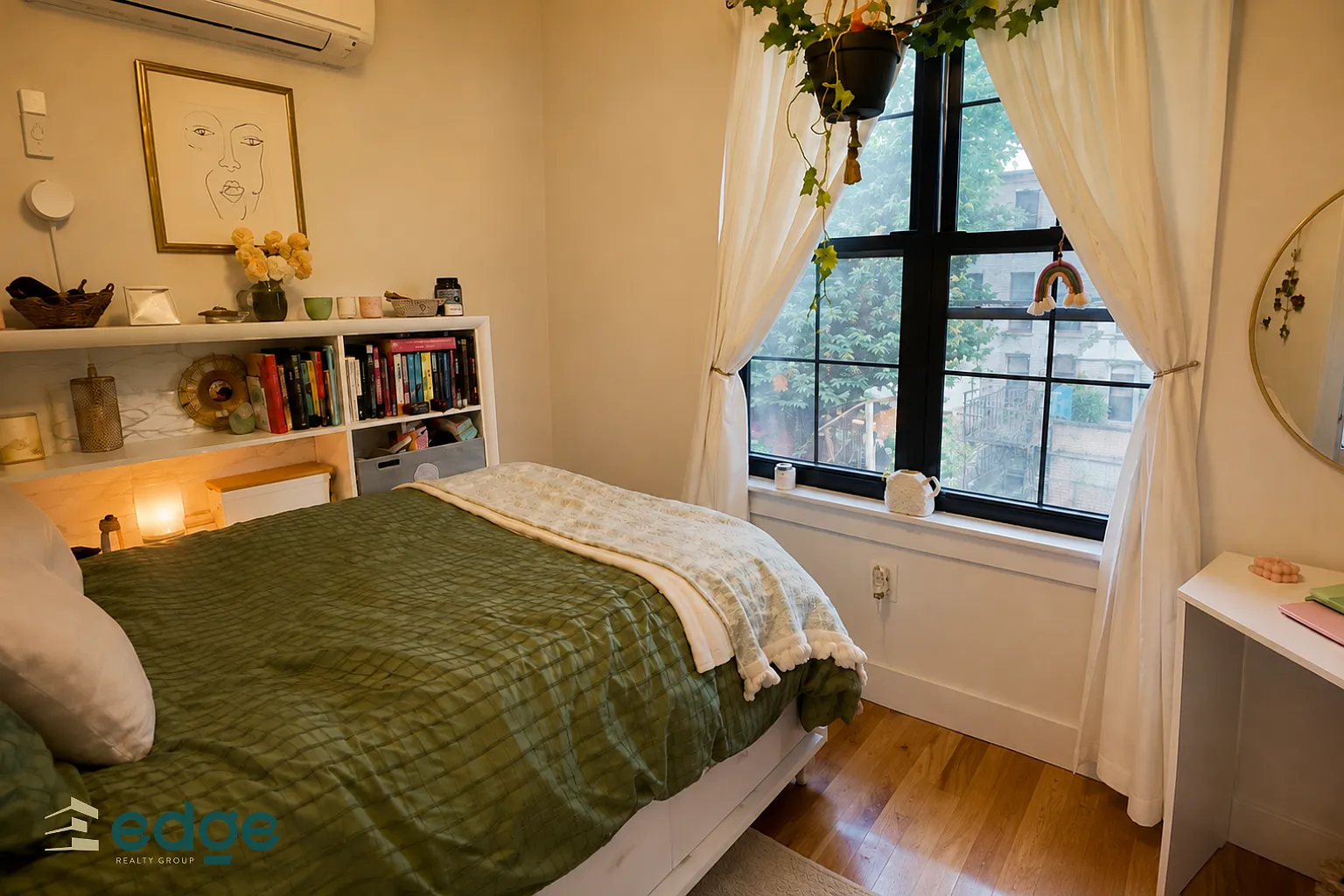 896 Gates Avenue — Photo 3