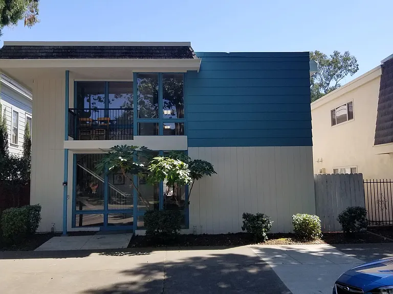 2118 H St — Photo 1