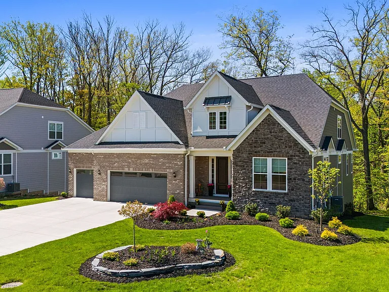 233 Lake Balaton Dr — Photo 4