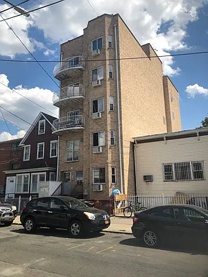 Rented by Q52 LLC | media 1