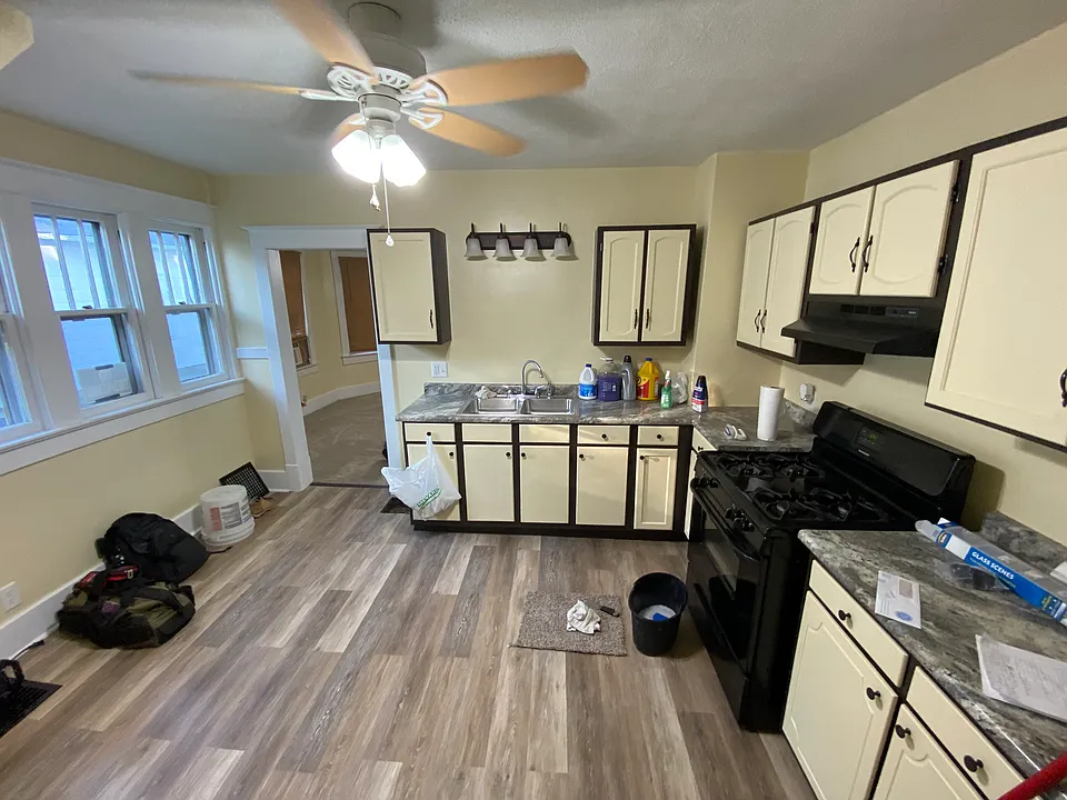 204 Thurman Ave #1R
