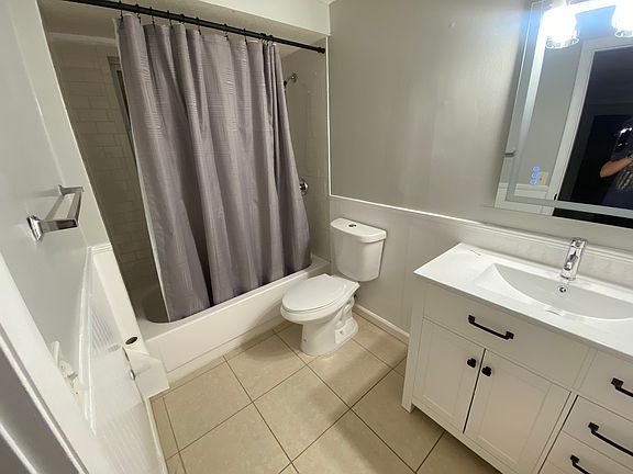 5th image of 1570 Sharpe St