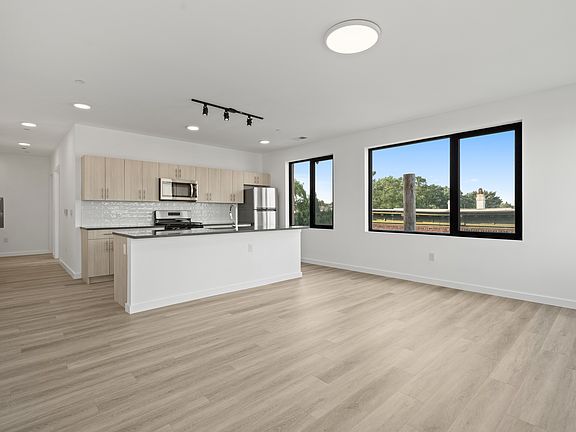 2nd image of 117-121 Prospect Ave #207