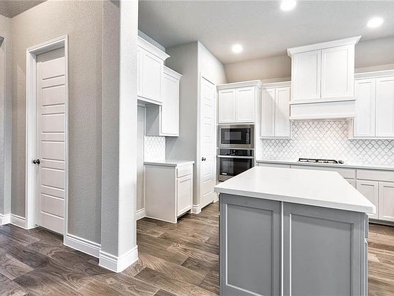 2nd image of 9520 Blue Stem Ln