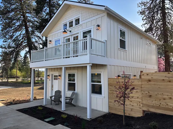 480 SE Reed Market Rd #6, Bend, OR 97702
