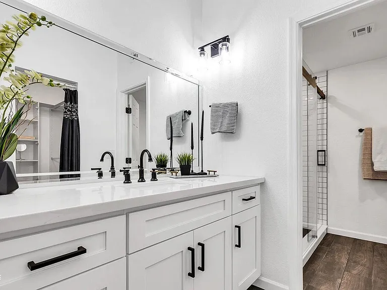 1610 N Stapley Dr #111 — Photo 10