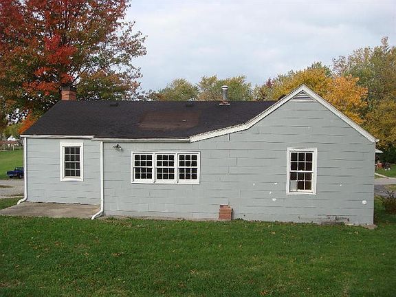 4th image of 109 Lindberg Ave