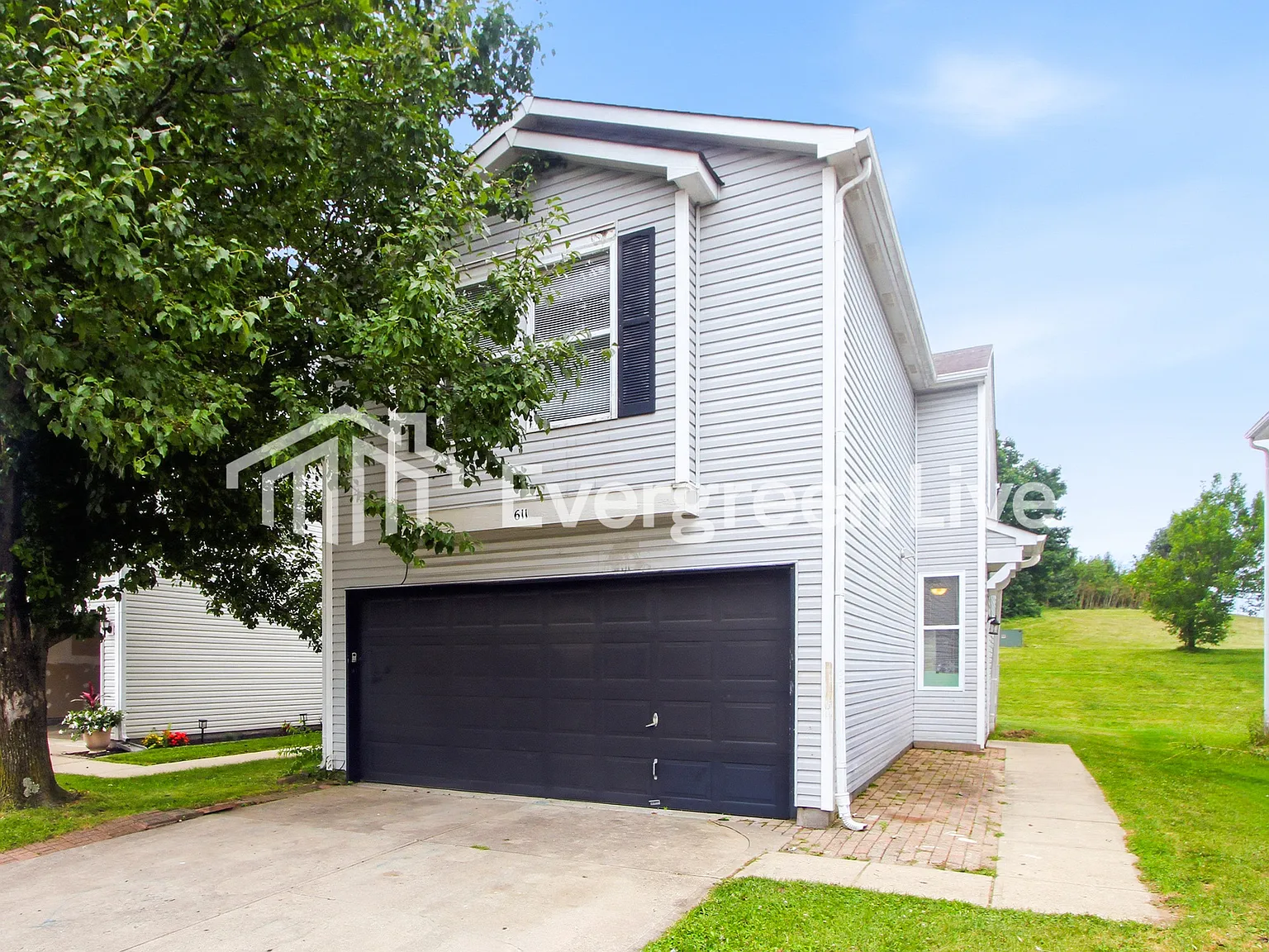3 bed, 2.5 bath, 1480 sqft, $1,595 — Photo 1