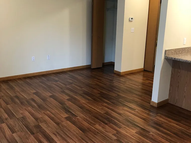 Long Beach Cove Villa Apartments — Photo 8