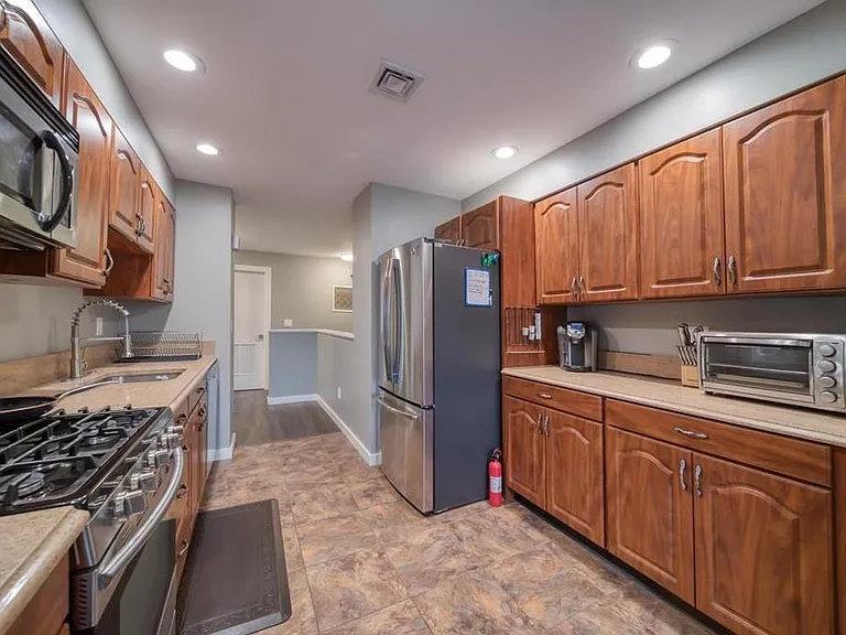 302 Heights Dr — Photo 6
