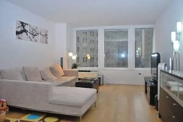 Sold by CCG Real Estate Brokerage | media 3