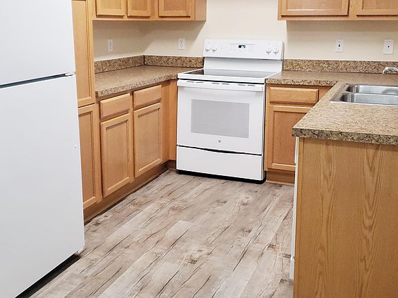 Kitchen with BRAND NEW appliances