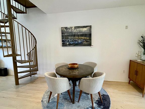 5th image of 915 Olive St #206