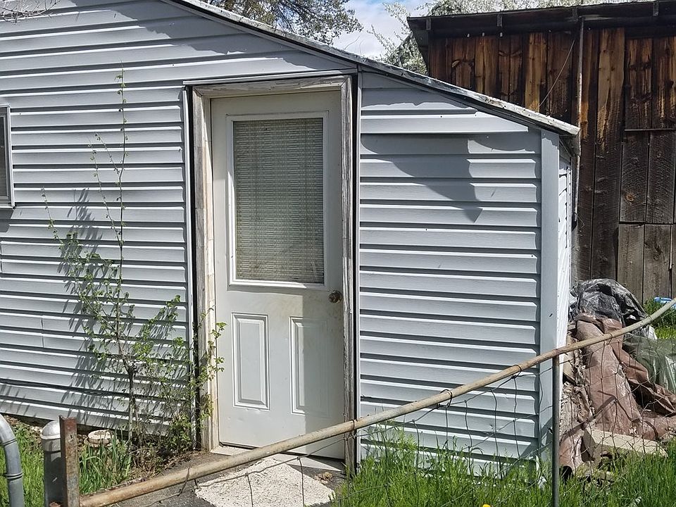 2nd image of 165 W Record St