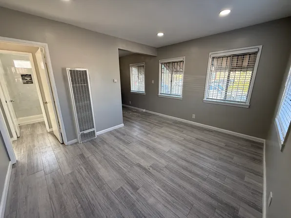 10120 California Ave APT A, South Gate, CA 90280