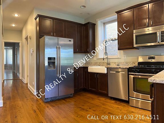 2nd image of 1306 W Cornelia Ave Unit 1