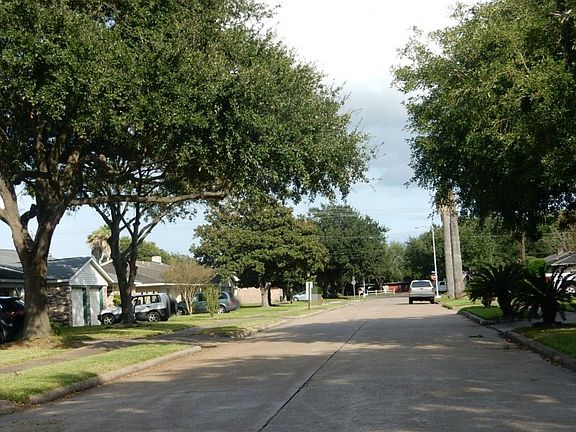 4th image of 913 S Kaufman Dr