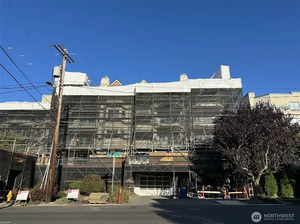 6920 California Avenue SW #35, Seattle, WA 98136
