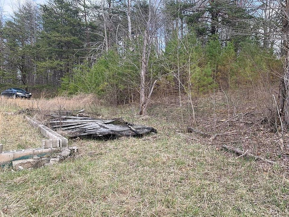 2nd image of 80 Mistletoe Rd