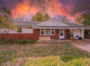 1809 E 14th Ave, Winfield, KS 67156