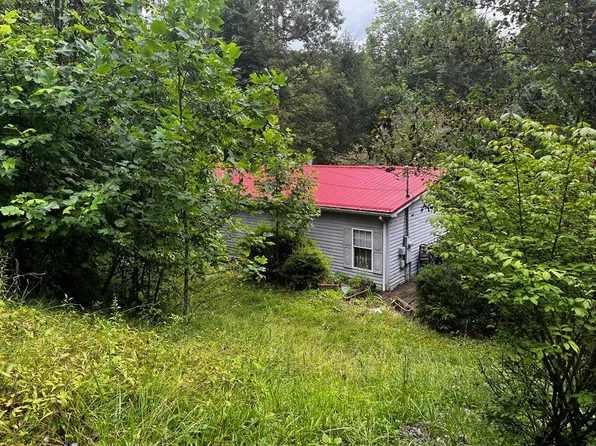 292 Deer Creek Xing, Mountain City, TN 37683