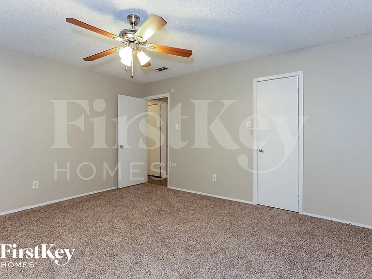 604 Circleview Dr — Photo 9
