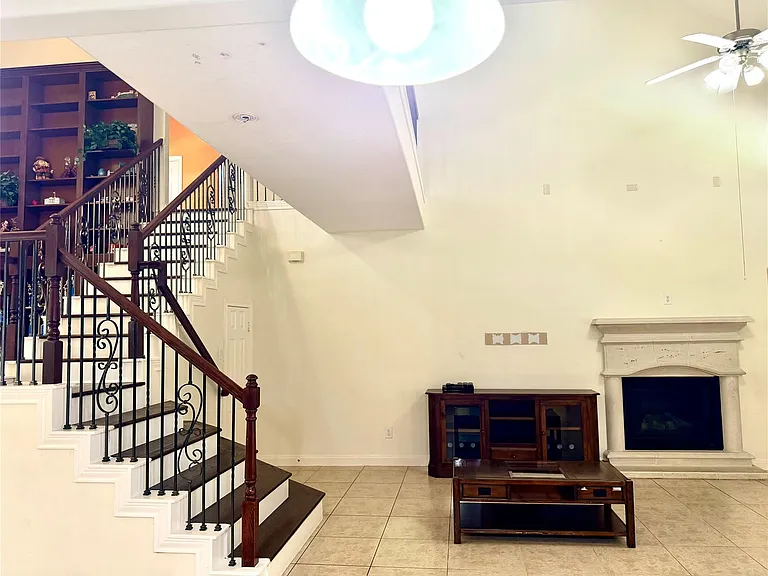 6839 Emerson — Photo 11