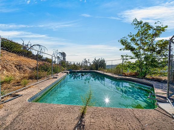 5th image of 15944 Ganim Ln
