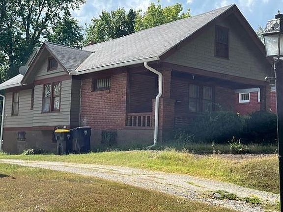 2nd image of 2205 E 70th St