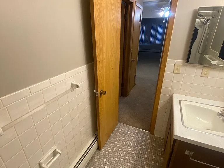 944 E St #4 — Photo 7