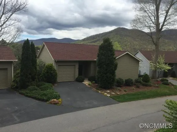 16 Spring Hollow Cir, Asheville, NC 28805