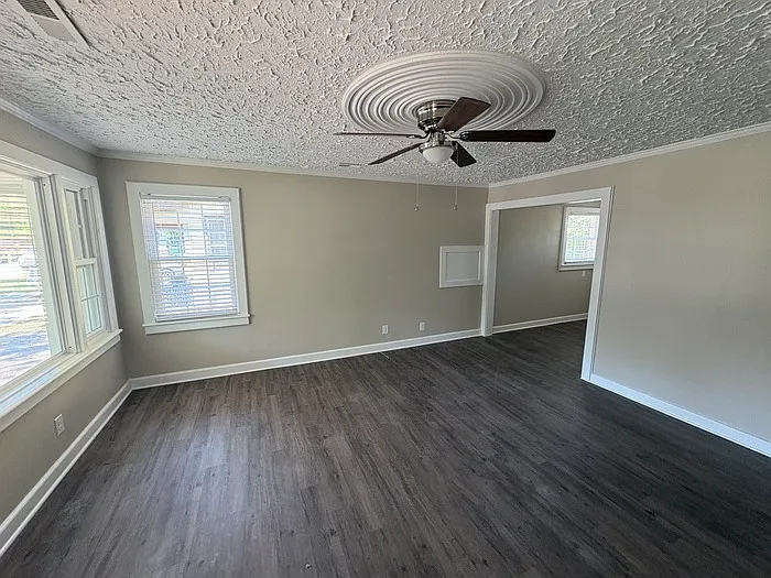 203 Fussell St — Photo 2
