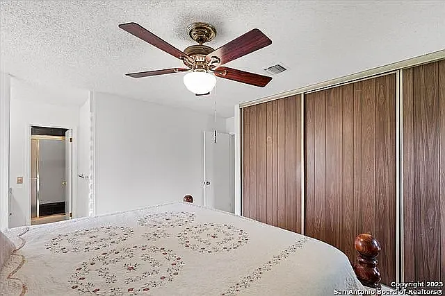 7641 Antique Oak St — Photo 15
