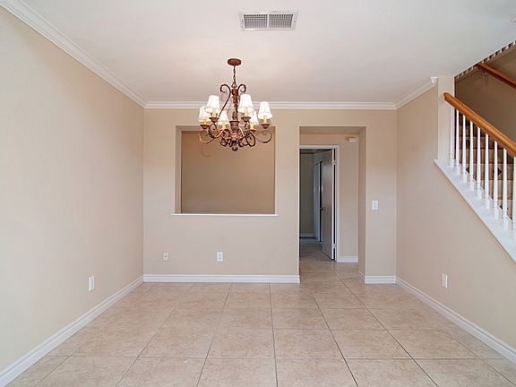 5th image of 718 Golden Sands Pl