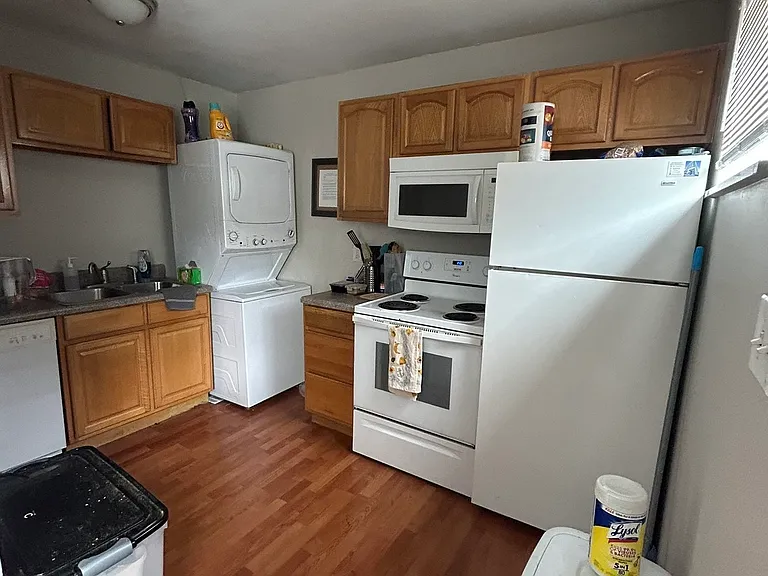 1418 Laurel Ave #6 — Photo 3