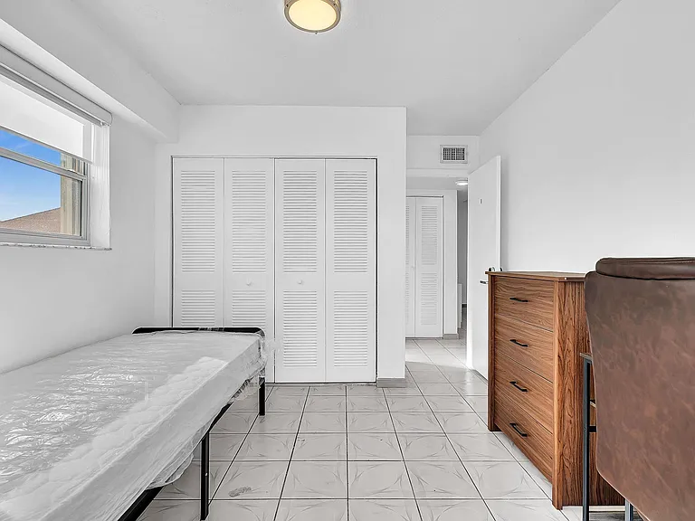 199 SW 12th Ave #313-B — Photo 2
