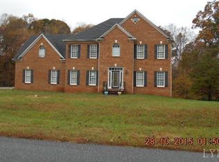 1091 Walkers Crossing Dr, Forest, VA 24551