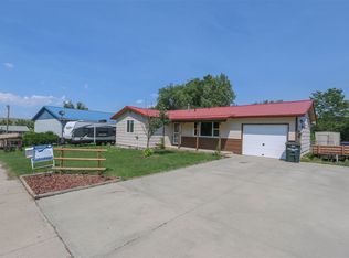 218 Overland Trl, Glenrock, WY 82637