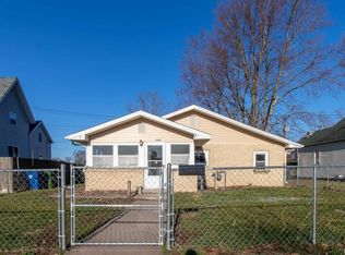 2606 Roosevelt St, Clinton, IA 52732