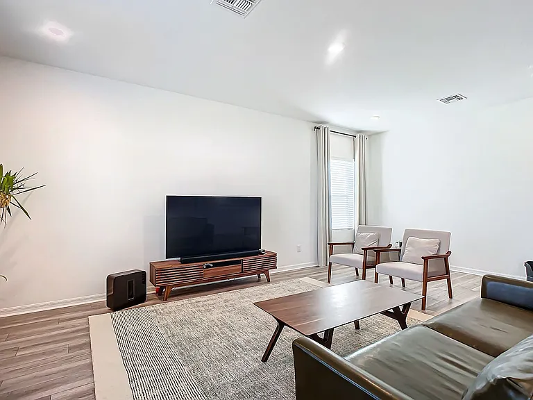 1317 Sterling Pointe Dr — Photo 11