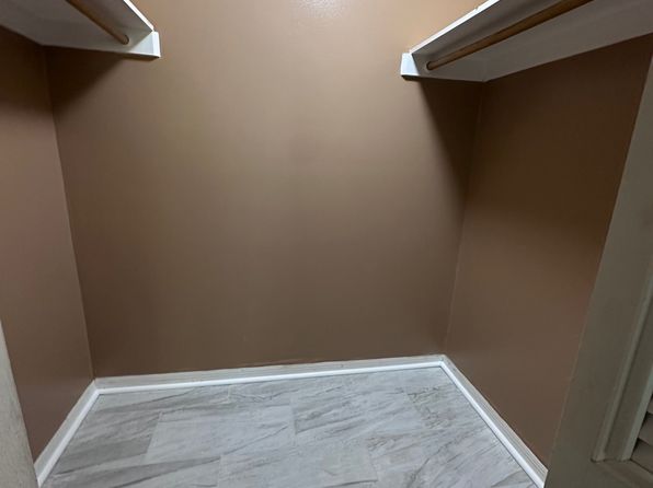 400 N Saint Clair Abrams Ave