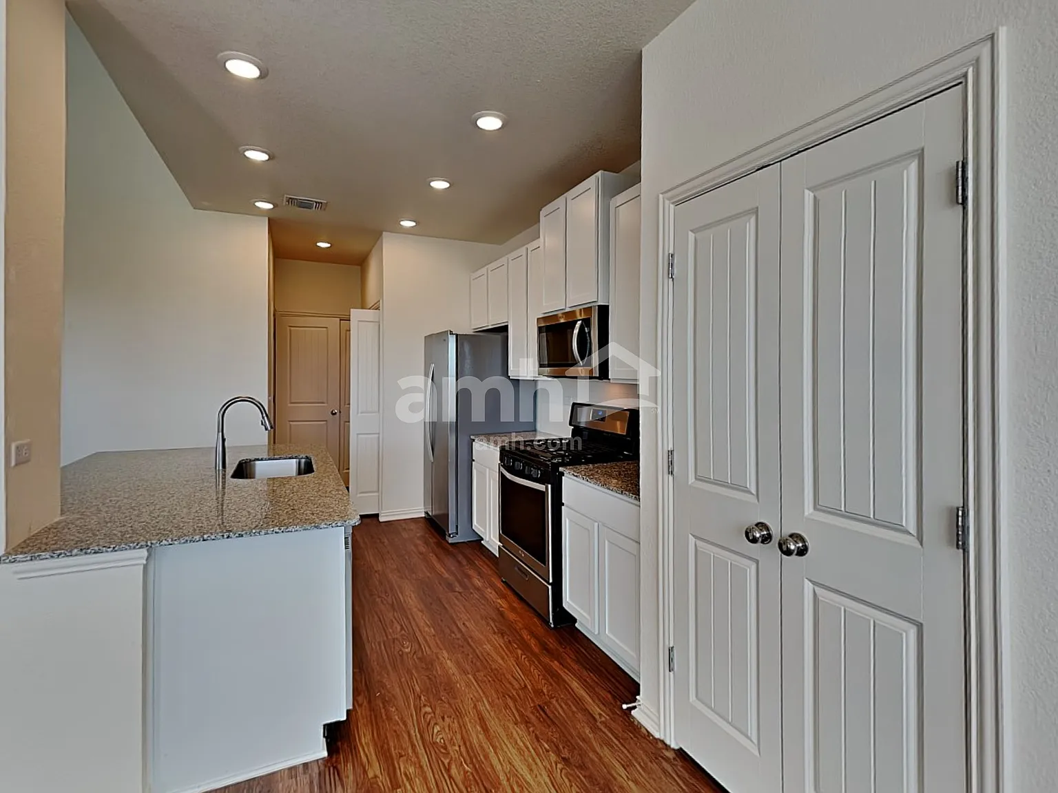 3 bed, 2.5 bath, 1532 sqft, $1,830 — Photo 3