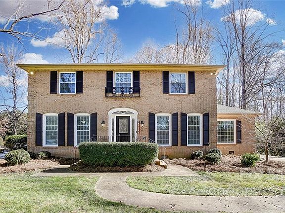 4th image of 3704 Saint Regis Dr