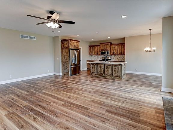 4th image of 18699 E Bundschu Rd