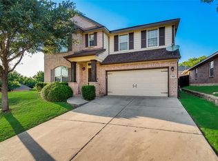 860 Ridge Point Dr, Grand Prairie, TX 75052