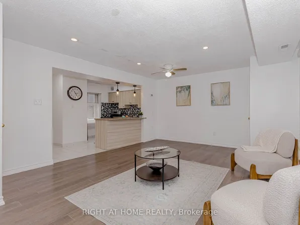 40 Rexdale Blvd #3, Toronto, ON M9W 5Z3