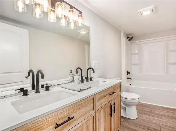 14 Middle St, Canton, GA 30114