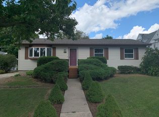 315 E Van Buren St, Ohio, IL 61349