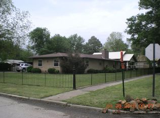 300 W 6th Ave, Caney, KS 67333