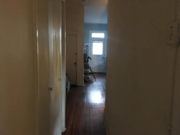 111 N Vine St — Photo 6
